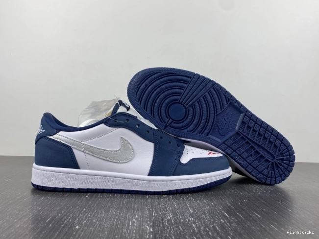 Navy Jordan Low Midnight CJ7891-400 1 SB 1106